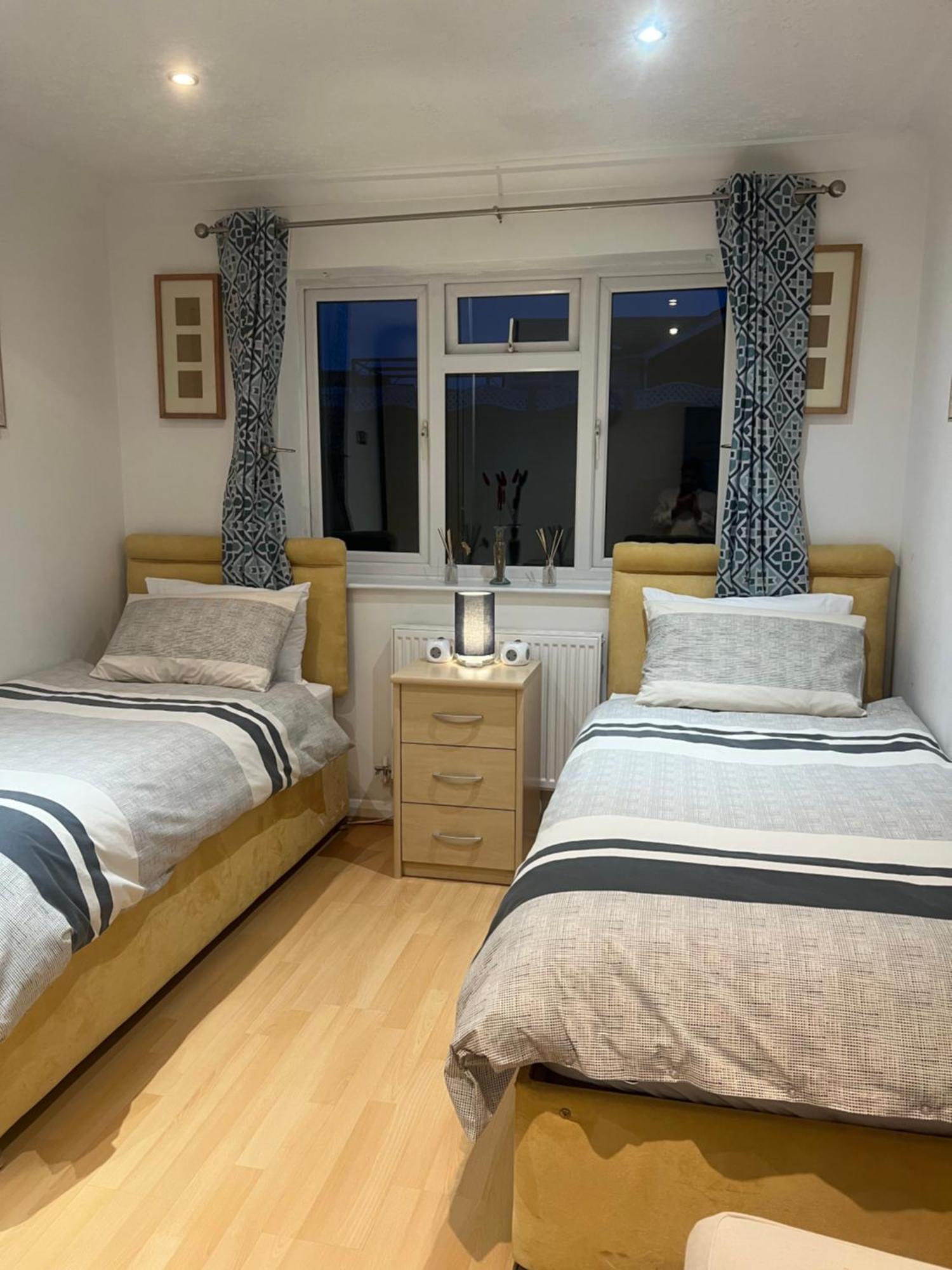 The Bungalow In Kettering Luaran gambar